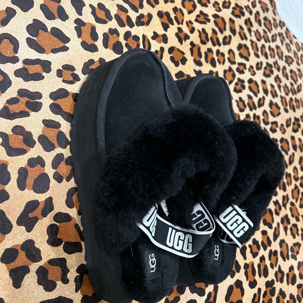 UGG Black platform Suede Shearling Clog Slip-Ons - Picture 3 of 8